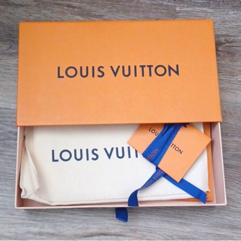 Authentic Louis Vuitton Packing Set - image 2